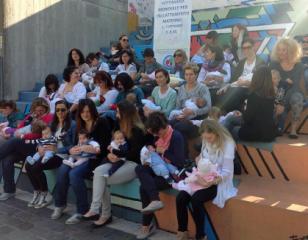 GRANDE SUCCESSO PER IL FLASH MOB DELL’ALLATTAMENTO