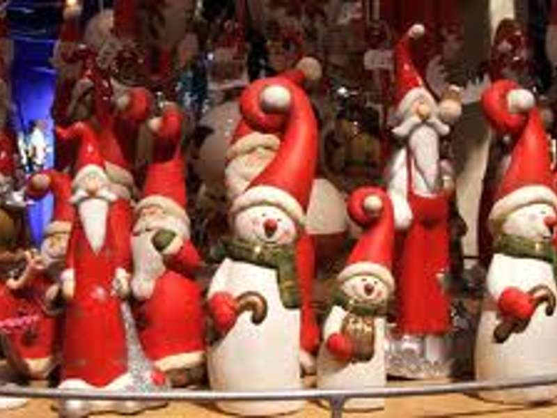 NATALE NOVENTANO, TRA DOLCI, MUSICA E SORPRESE