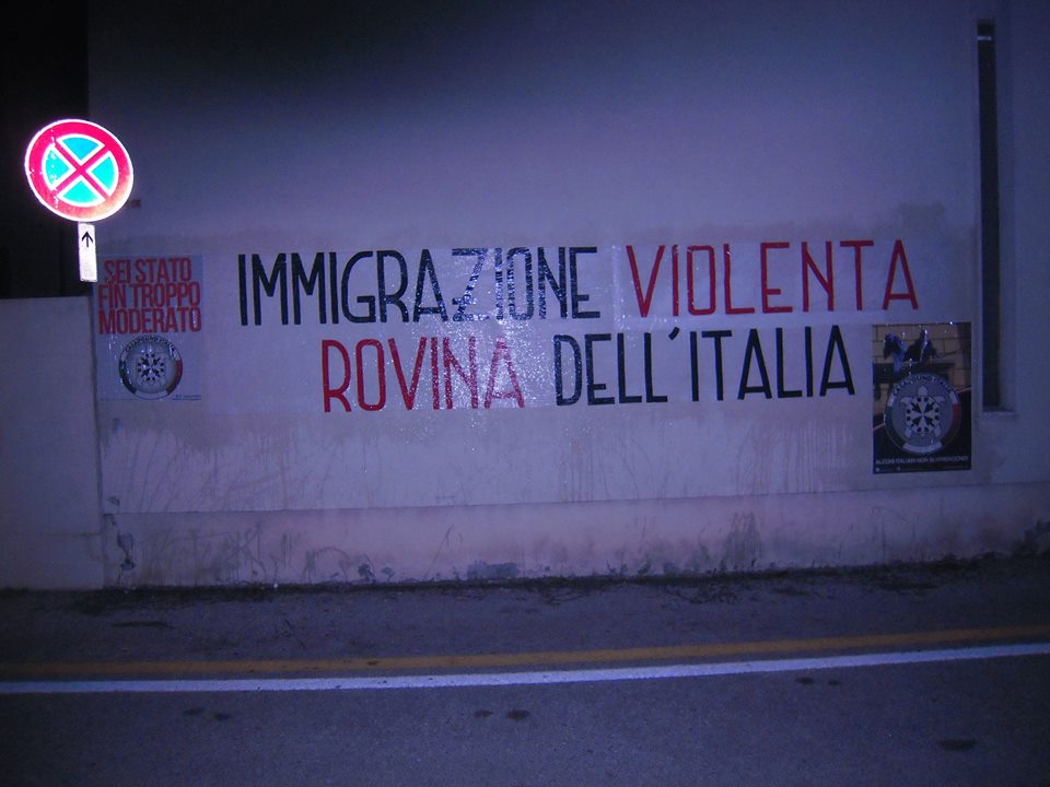 CASAPOUND “IMMIGRAZIONE VIOLENTA, UNICA SOLUZIONE E’ IL BLOCCO DELL’IMMIGRAZIONE”