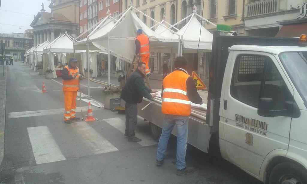 ZONA PEDONALE IN CORSO TRENTIN, NUOVO ARREDO A TEMA EXPO