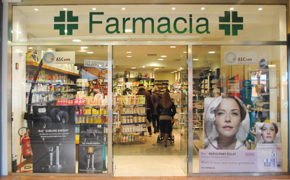 FARMACIA COMUNALE, DISPONIBILI CONTENITORI PER SCREENING TUMORE COLON-RETTO