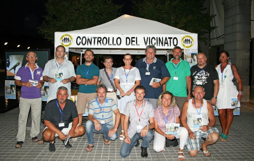 PRIMO GAZEBO INFORMATIVO DEL CONTROLLO DEL VICINATO