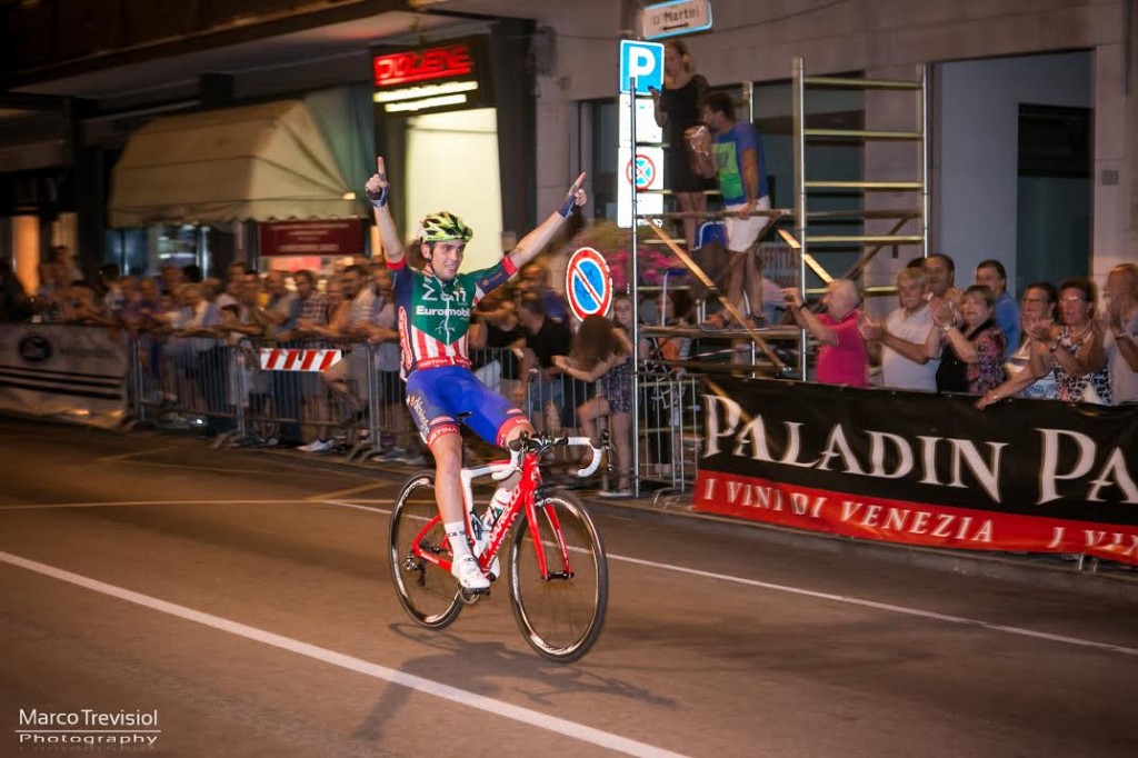 IN 3MILA ALLA GARA NOTTURNA DI CICLISMO