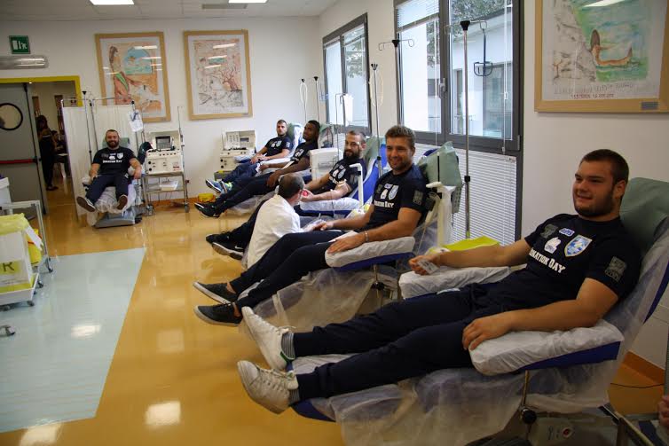 MAXI DONAZIONE DI SANGUE PER 17 GIOCATORI DEL RUGBY SAN DONA’