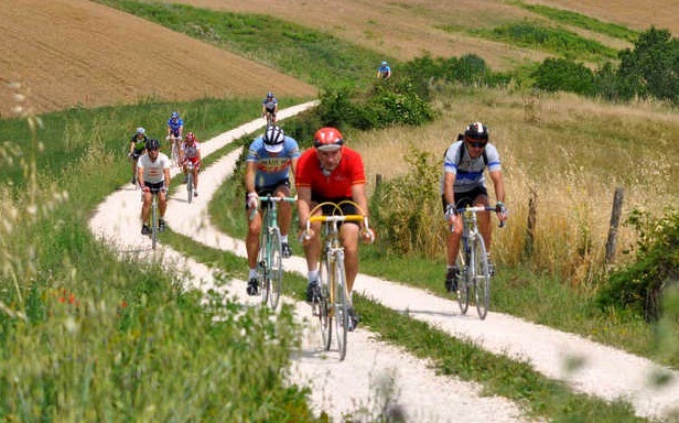 UNA PEDALATA ALL’ALBA CON VIVILABICI