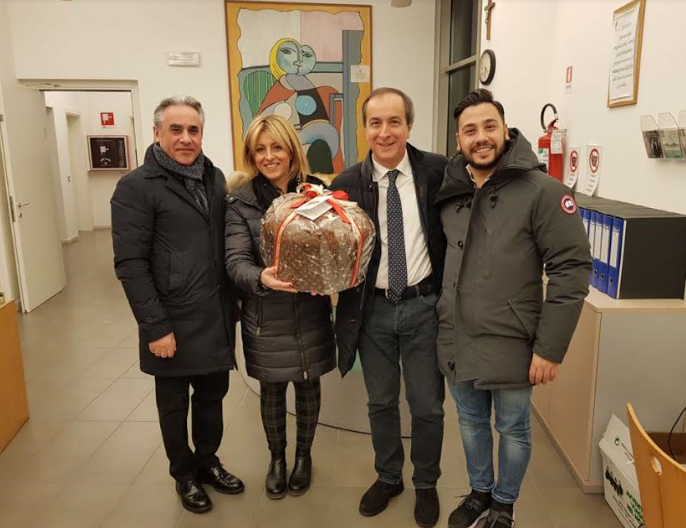 UN PANETTONE DA 5 KG DONATO AL COMUNE E CONSUMATO DOPO IL CONCERTO GOSPEL