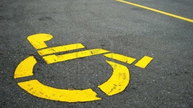 PARCHEGGI ILLECITI SU AREE RISERVATE AI DISABILI, BRAMEZZA: “I VEICOLI VERRANNO RIMOSSI”