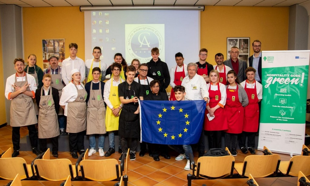 GARA DI CUCINA INTERNAZIONALE ALL’ISTITUTO CORNARO:  STUDENTI FRANCESI ED ESTONI IN COMPETIZIONE