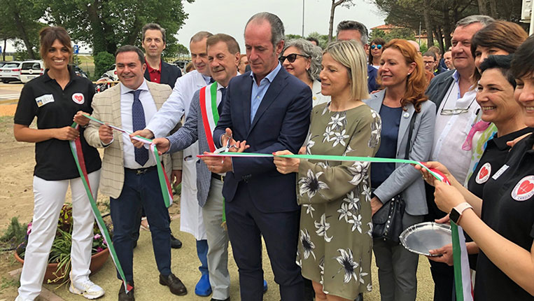 PRESIDENTE ZAIA INAUGURA PERCORSO RIABILITATIVO A JESOLO, “L’ENNESIMO SEGNO CONCRETO DI UNA SANITA’ CHE CRESCE, CURIAMO BENE E GARANTIAMO LA RIABILITAZIONE”