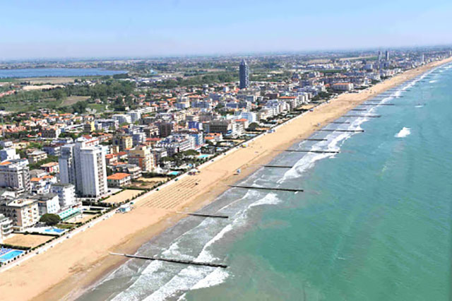 VERSO LA RIPRESA:  SI ALLE SPIAGGE IN SICUREZZA MA TOLLERANZA ZERO CON ABUSIVI ED IRREGOLARI