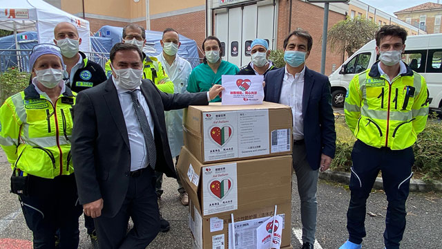 COVID-HOSPITAL DI JESOLO: TUTE PROTETTIVE E CAMICI DONATI DA UN SENATORE DELLA REPUBBLICA CINESE