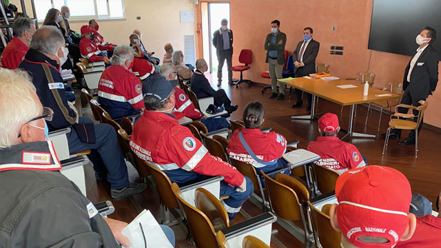 I VOLONTARI DELL’ASSOCIAZIONE NAZIONALE CARABINIERI IN CONGEDO AI VARCHI D’ACCESSO DELLE STRUTTURE TERRITORIALI