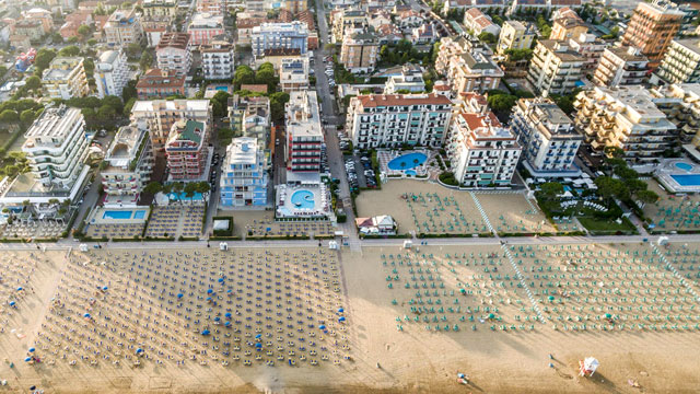 ESTATE JESOLO 2020 : AL VIA, SOMMINISTRAZIONE E “AMPLIAMENTO” CHIOSCHI