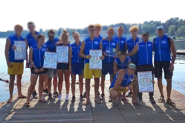 DALL’IDROSCALO DI MILANO 4 TITOLI ITALIANI AL CANOA CLUB SAN DONA’  ALTRO RISULTATO STORICO PER IL CLUB BIANCO CELESTE CHE CONTINUA INARRESTABILE A RACCOGLIERE SUCCESSI