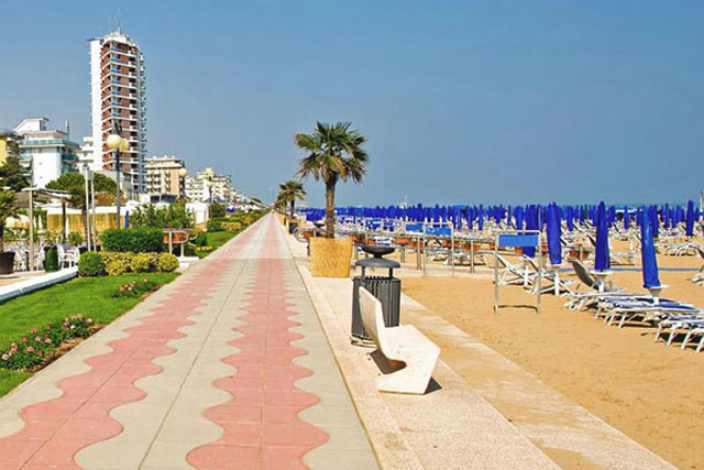 JESOLO . “NO ALLA PISTA CICLABILE SULLA SPIAGGIA”