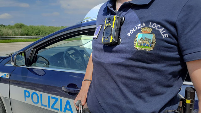 JESOLO : LA POLIZIA LOCALE SPERIMENTA LE BODYCAM PER GLI AGENTI