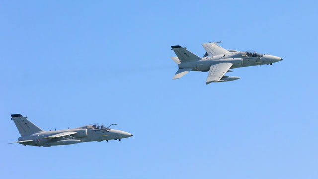 A JESOLO ARRIVA LA NUOVA INSTALLAZIONE CON IL VELIVOLO AMX DEL 51° STORMO